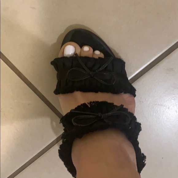 Chanel bow sling backs - lightly used. - Picture 2 of 5